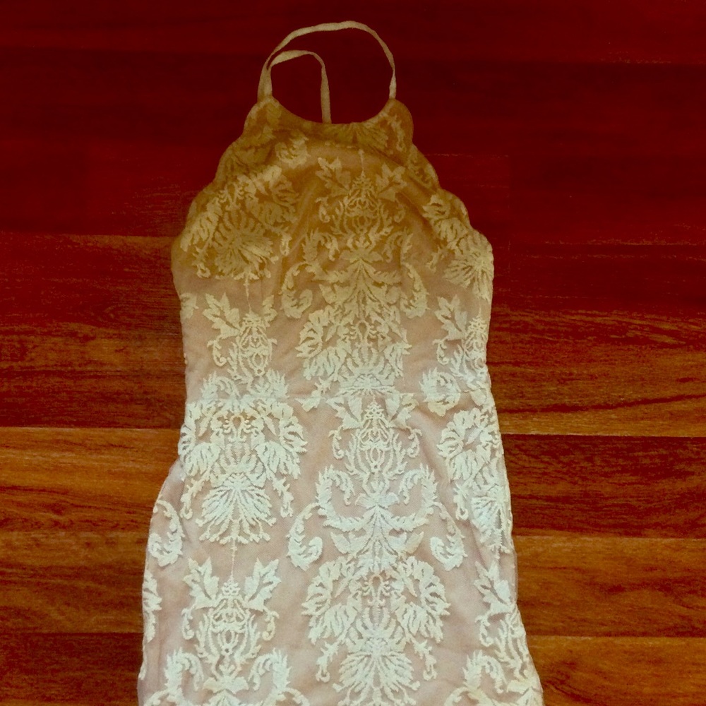 Cream and White Xenia Boutique Dress!